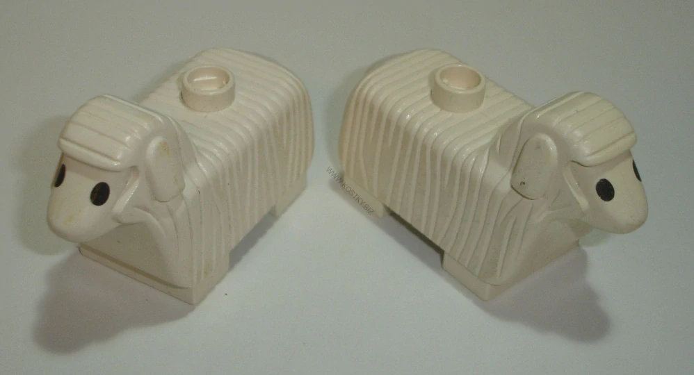 Lego Duplo D00940-2X (dupsheeppb01) ovce, ovečka (stav viz foto, zežloutlé) 2 ks POUŽITÉ