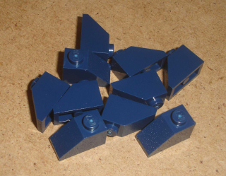 Lego 302135-X (3040) šikmá, střecha 45 2x1 10 ks POUŽITÉ