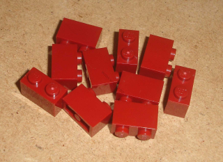 Lego 100800-X (3004) kostka 1x2 10 ks POUŽITÉ