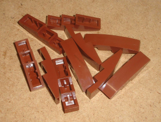 Lego 701257-X (61678) šikmá, zakulacená 4x1 10 ks POUŽITÉ