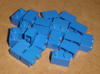 Lego 100710-X (3004) kostka 1x2 20 ks POUŽITÉ