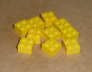Lego 103385-X (3003) kostka 2x2 10 ks POUŽITÉ