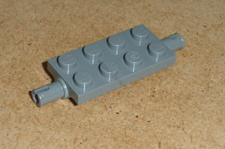 Lego 260700 (30157) destička speciální 2x4 náprava, velký pin 1 ks POUŽITÉ