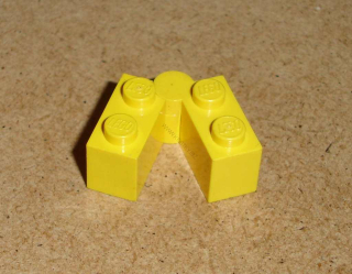 Lego 660154 (3830c01, 3830, 3831) panty kostka 1x4 (dvě části) 1 ks POUŽITÉ