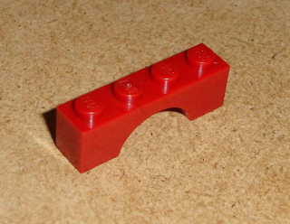 Lego 420930 (3659) mostový oblouk 1x4 1 ks POUŽITÉ
