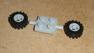 Lego 635306 (4600, 4624/34337, 3641/87414) náprava + 2x kolo 8 mm s pneu POUŽITÉ