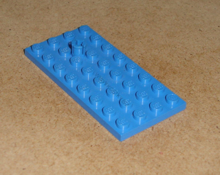Lego 261570 (967) destička speciální 4x8 s pinem pro návěs (horší stav) 1 ks POUŽITÉ