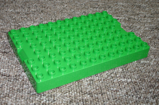Lego Duplo D20590 (93607) kostka 8x12 speciální sv. zelená POUŽITÉ