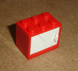 Lego 925059-2 (4532a, 4533) polička, skříňka 2x3x2 s bílými dvířky POUŽITÉ