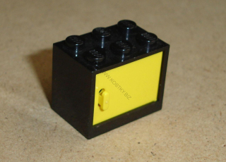 Lego 925035-2 (4532a, 4533) polička, skříňka 2x3x2 se žlutými dvířky POUŽITÉ