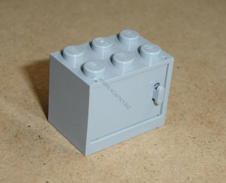 Lego 925043-5 (4532a, 4533) polička, skříňka 2x3x2 se sv. šedými (LBG) dvířky POUŽITÉ