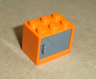 Lego 925057-2 (4532a, 4533) polička, skříňka 2x3x2 s tm. šedými (DBG) dvířky POUŽITÉ