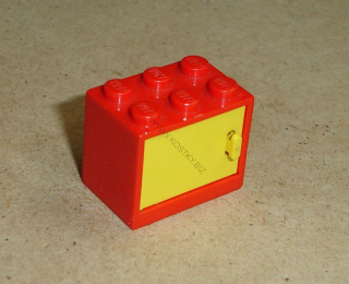 Lego 925059-4 (4532a, 4533) polička, skříňka 2x3x2 se žlutými dvířky POUŽITÉ