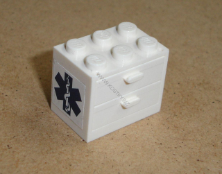 Lego 925061-7 (4532apb03, 4536) polička, skříňka 2x3x2 s nálepkou (doktoři) a bílými šuplíky POUŽITÉ