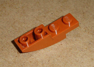 Lego 721060 (13547) šikmá, zakulacená 4x1 1 ks POUŽITÉ