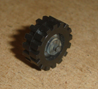 Lego 637815 (3464, 3641) kolo malé středové s pneu 15mm D. x 6mm 1 ks POUŽITÉ