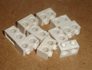 Lego 506700-X (32000) technic kostka 1x2 10 ks POUŽITÉ