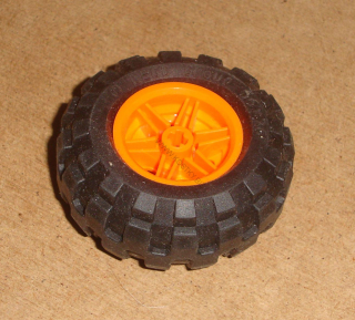 Lego 636945 (56145, 55976) kolo 30.4mm D. 20mm s pneu 56 x 26 1 ks POUŽITÉ