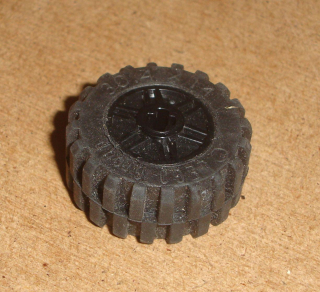Lego 636175 (55982, 30391 / 92402) kolo 18mm D. x 14mm s pneu 30.4 x 14 1 ks POUŽITÉ