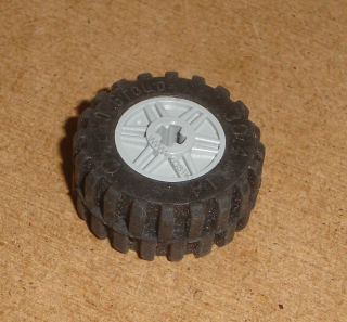 Lego 636180 (55982, 30391 / 92402) kolo 18mm D. x 14mm s pneu 30.4 x 14 1 ks POUŽITÉ