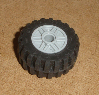 Lego 636440 (55981, 92402 / 30391) kolo 18mm D. x 14mm s pneu 30.4 x 14 POUŽITÉ