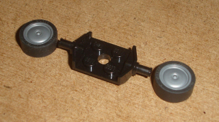 Lego 635630 (6157, 93594, 50945) náprava s 2 koly 11mm D. x 6mm a s gumou 14mm D. x 6mm POUŽITÉ