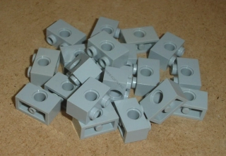 Lego 506510-X (3700) technic kostka 1x2 20 ks POUŽITÉ