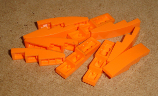 Lego 701254-X (61678) šikmá, zakulacená 4x1 10 ks POUŽITÉ