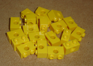 Lego 506580-X (3700) technic kostka 1x2 20 ks POUŽITÉ