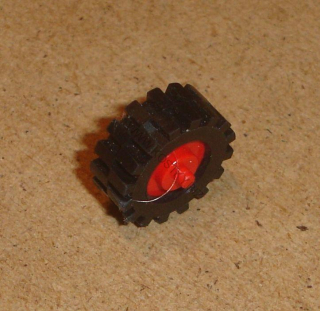 Lego 637810 (3464, 3641) kolo malé středové s pneu 15mm D. x 6mm 1 ks POUŽITÉ