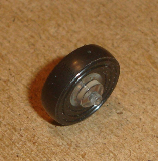 Lego 637790 (3464, 3139 / 59895) kolo malé středové s pneu 14mm D. x 4mm 1 ks POUŽITÉ
