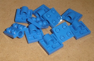 Lego 259585-X (2444) destička speciální 2x2, s dírou pro velký pin 10 ks POUŽITÉ