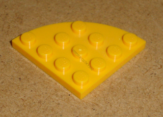 Lego 700521-5 (30565) kulatá destička 4x4 čtvrtkruh 1 ks POUŽITÉ