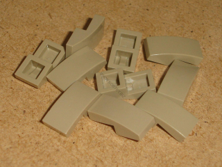 Lego 701136-X (11477) šikmá, zakulacená 2x1 10 ks POUŽITÉ