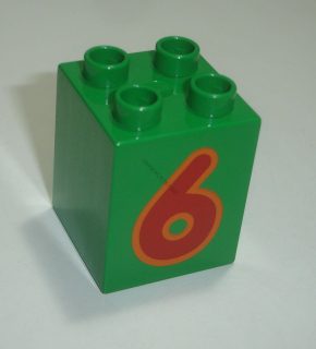 Lego Duplo D14400 (31110pb078) kostka 2x2x2 zelená s potiskem (číslo "6") POUŽITÉ