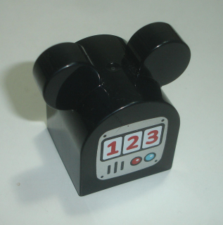 Lego Duplo D14702 (15272pb03) kostka 2x2x2 zakulacená černá s potiskem (Mickey Mouse - čerpací stojan) POUŽITÉ