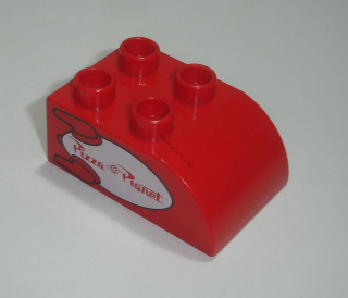 Lego Duplo D14800 (15272pb01) kostka 2x3 zakulacená červená s oboustranným potiskem (Pizza Planet) POUŽITÉ