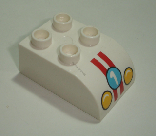 Lego Duplo D14809 (2302pb14) kostka 2x3 zakulacená bílá s potiskem (předek závodního auta) POUŽITÉ