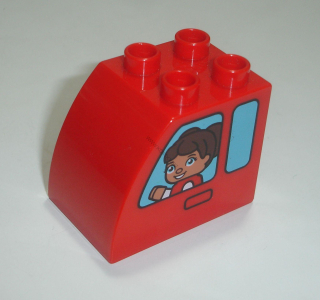 Lego Duplo D14905 (11344pb004) kostka 2x3x2 zakulacená červená s oboustranným potiskem (kluk a holka v okně auta) POUŽITÉ