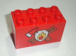 Lego Duplo D15810 (31111pb022) kostka 2x4x2 červená s potiskem (hasiči) POUŽITÉ