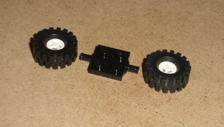 Lego 635346 (4600, 4624/34337, 4084) náprava + 2 ks kolo 8 mm s pneu  POUŽITÉ