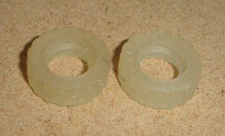 Lego 643055-2X (42611) guma  17.5mm D. x 6mm (zežloutlé viz foto)  2 ks POUŽITÉ