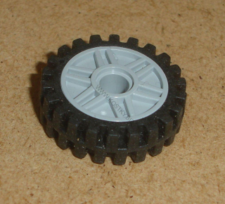 Lego 636005 (56902, 61254) kolo 18mm D. x 8mm s pneu 24mm D. x 7mm 1 ks POUŽITÉ