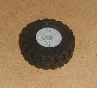 Lego 636520 (55981, 35578) kolo 18mm D. x 14mm s pneu 37 x 14 POUŽITÉ