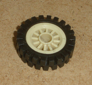 Lego 637970 (30155, 3483 / 61254) kolo paprskové 2x2 s pneu 24mm D. x 8mm 1 ks POUŽITÉ