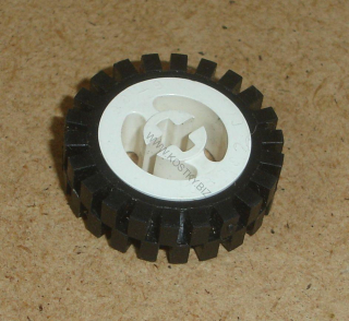 Lego 638095 (3482, 3483)  kolo s rozd. dírou pro osu s pneu 24mm D. x 8mm 1 ks POUŽITÉ
