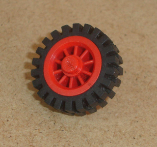 Lego 637975 (bb0019, 3483)  kolo paprskové 2x2 s pneu 24mm D. x 8mm 1 ks POUŽITÉ
