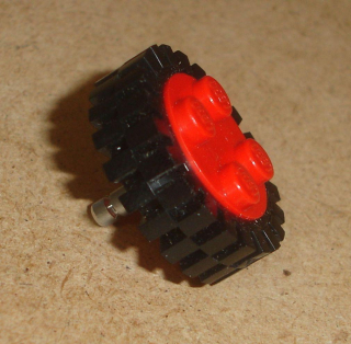 Lego 637870 (7039, 3483)  kolo 2x2 s pneu 24mm D. x 8mm 1 ks POUŽITÉ