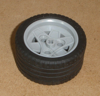 Lego 637285 (41896, 41897) kolo 43.2mm D. x 26mm Technic s pneu 56 x 28 ZR 1 ks POUŽITÉ