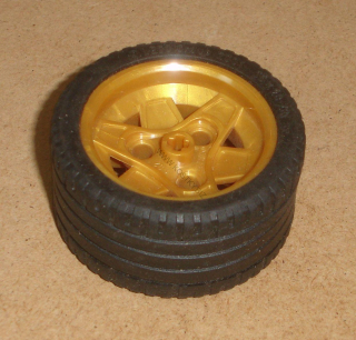 Lego 637295 (41896, 41897) kolo 43.2mm D. x 26mm Technic s pneu 56 x 28 ZR 1 ks POUŽITÉ